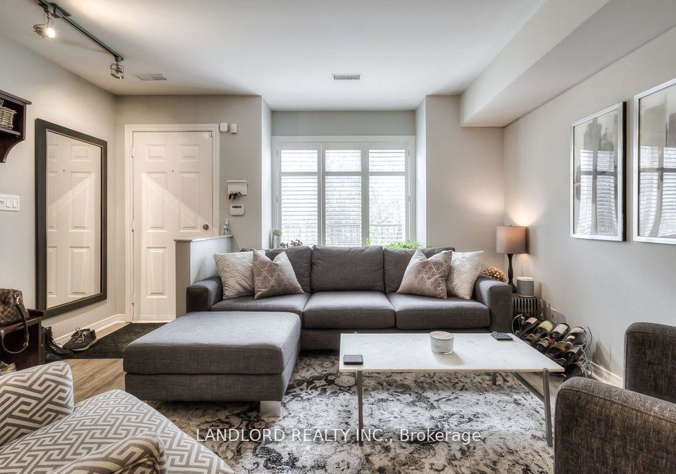 208-niagara-street-toronto-ontario-c12692658