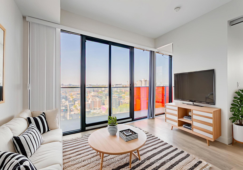 215-queen-street-w-toronto-ontario-c12692816