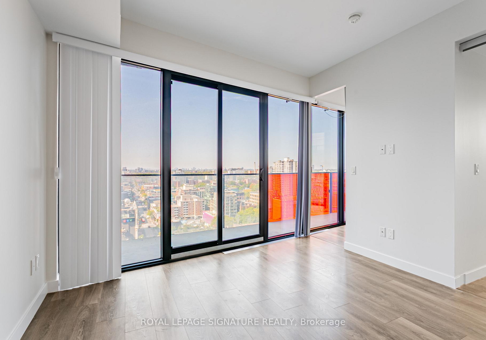 215-queen-street-w-toronto-ontario-c12692816