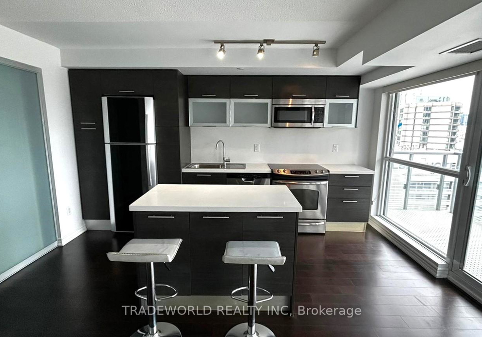 386-yonge-street-toronto-ontario-c12692892
