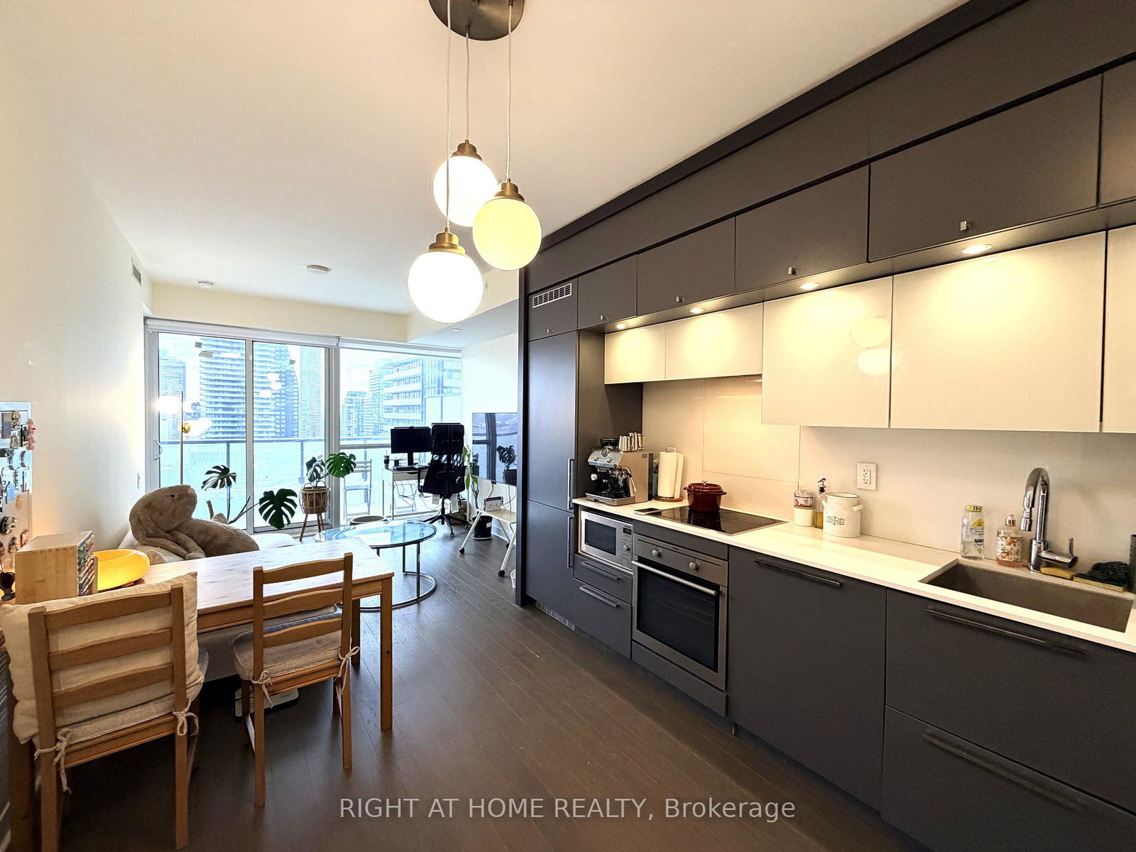 15-grenville-street-toronto-ontario-c12693088