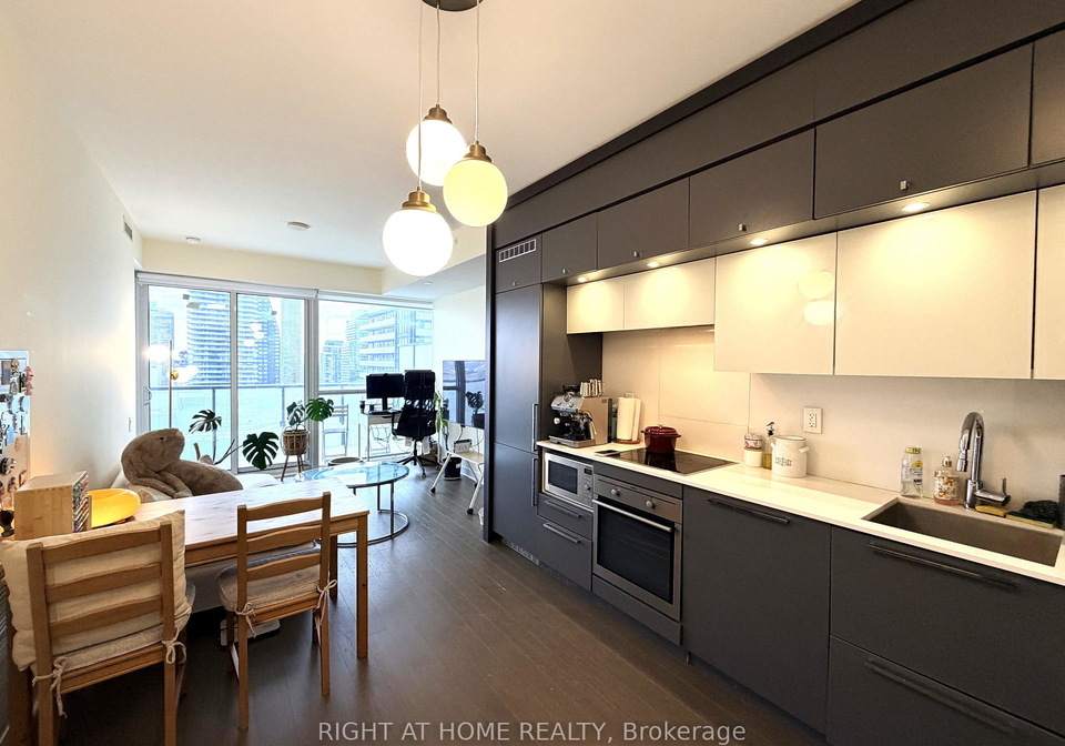 15-grenville-street-toronto-ontario-c12693088