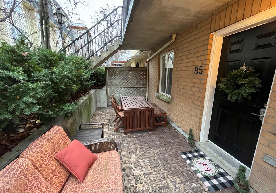 208-niagara-street-toronto-ontario-c12693092