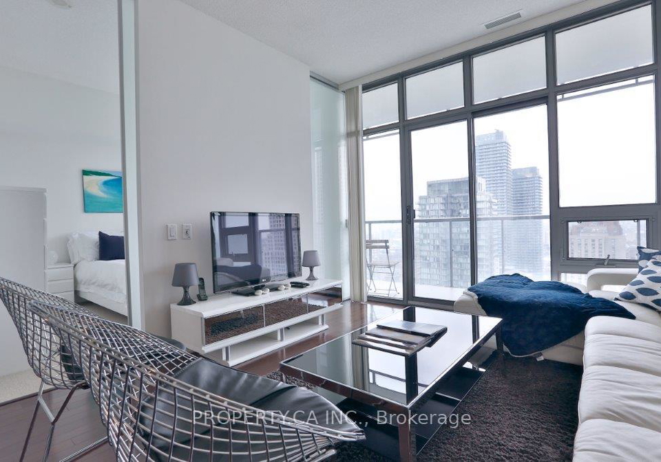 33-charles-street-e-toronto-ontario-c12693256