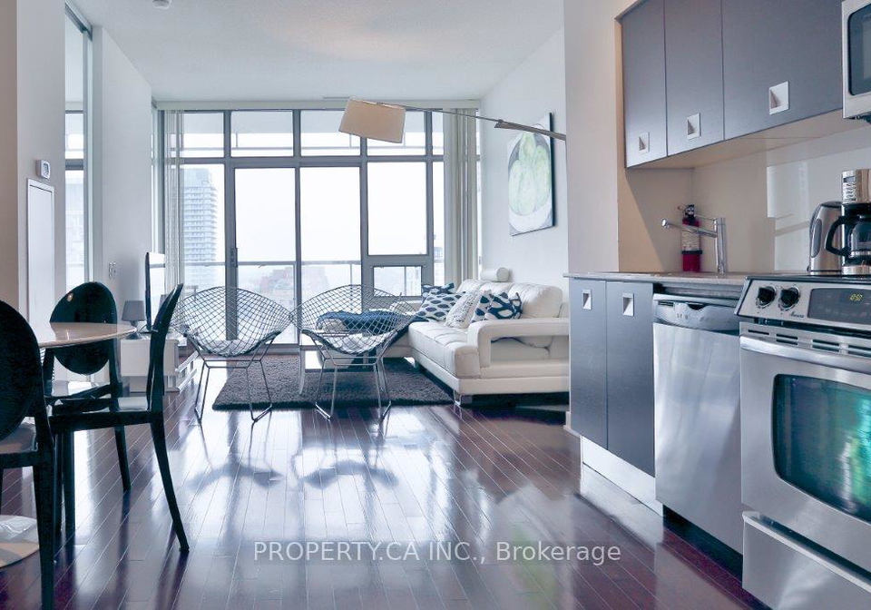 33-charles-street-e-toronto-ontario-c12693256