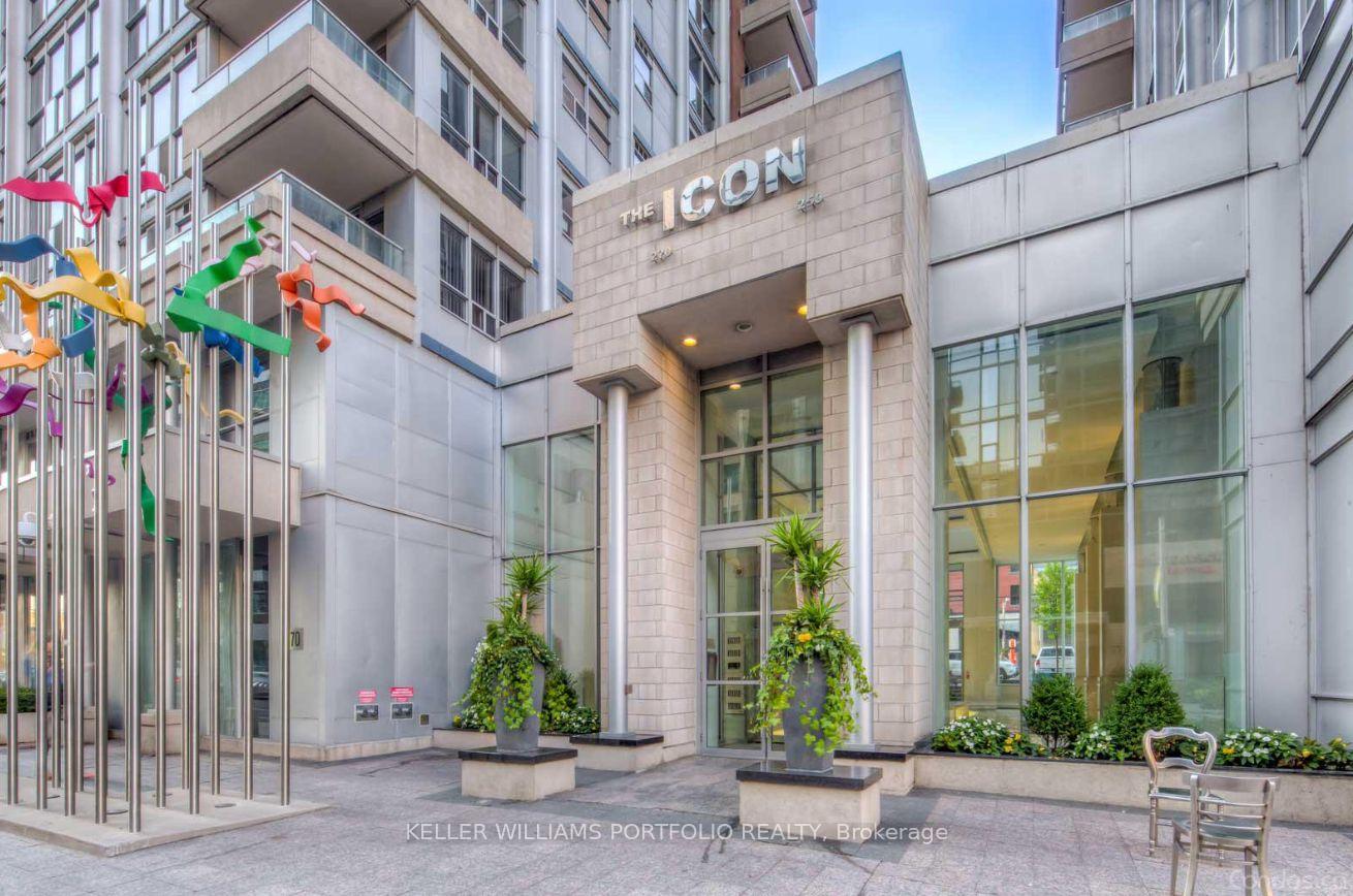 250-wellington-street-w-toronto-ontario-c12693414