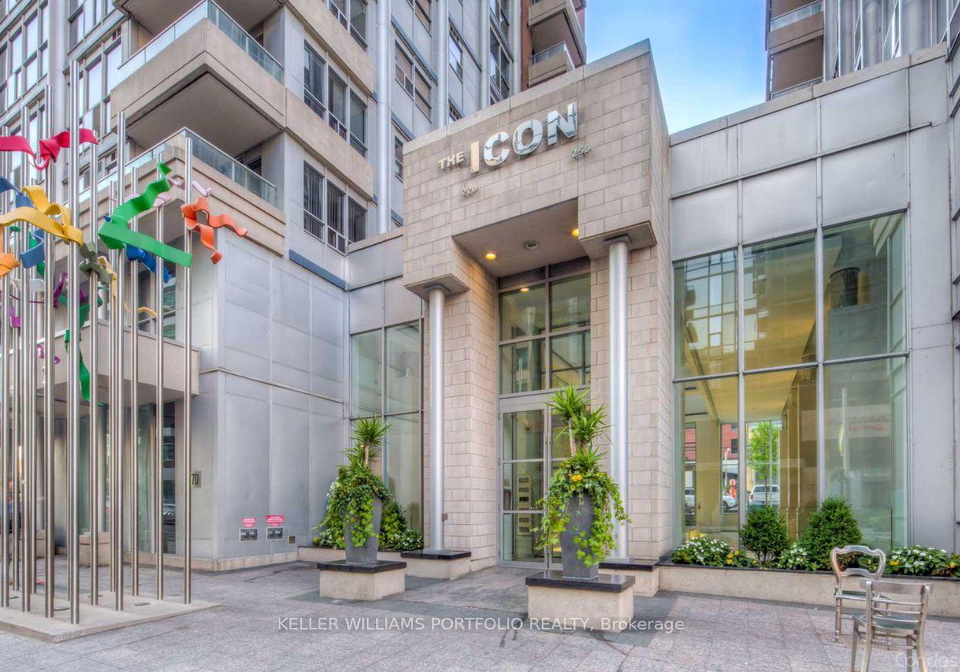250-wellington-street-w-toronto-ontario-c12693414