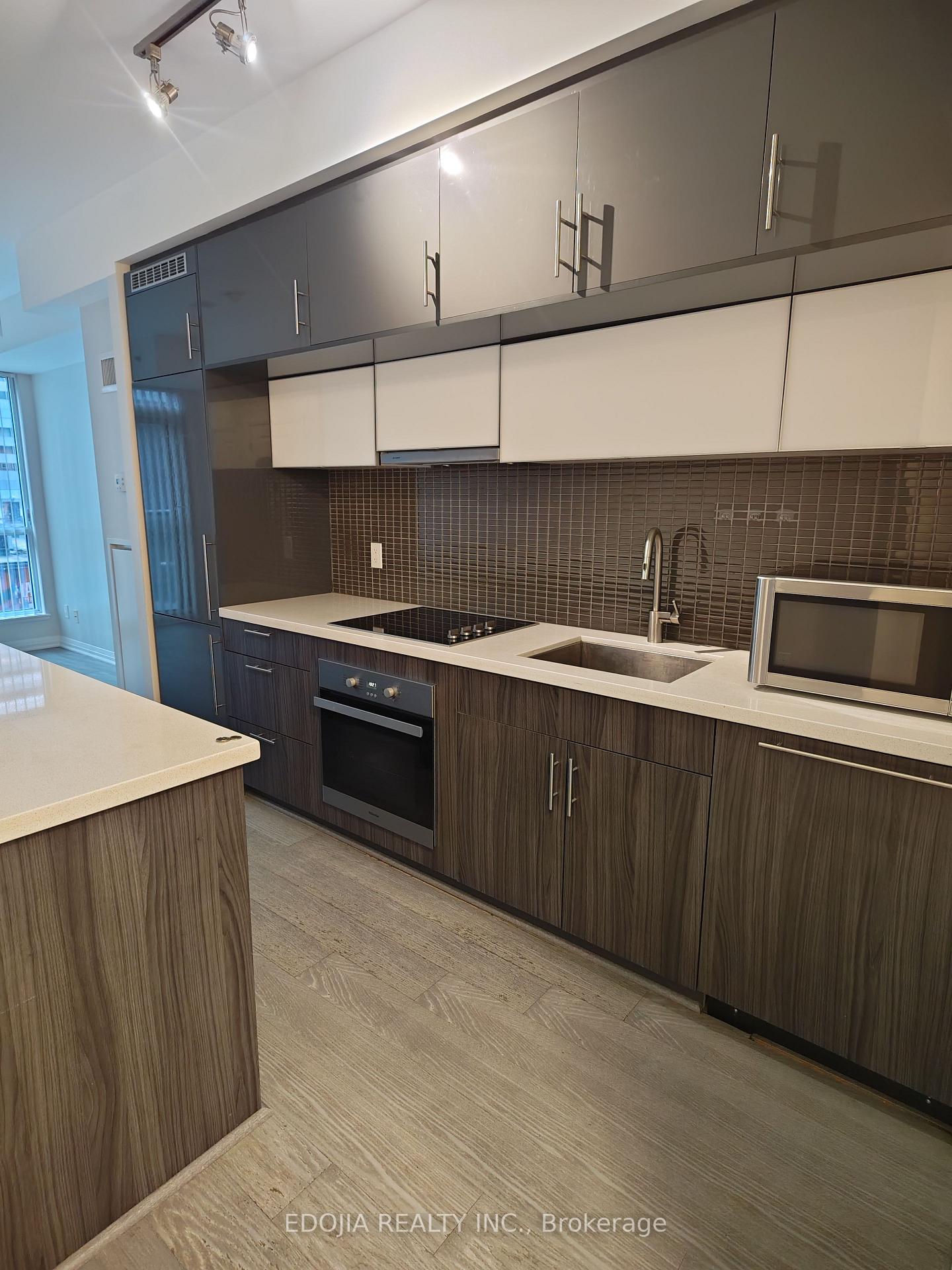 8-mercer-street-toronto-ontario-c12693826