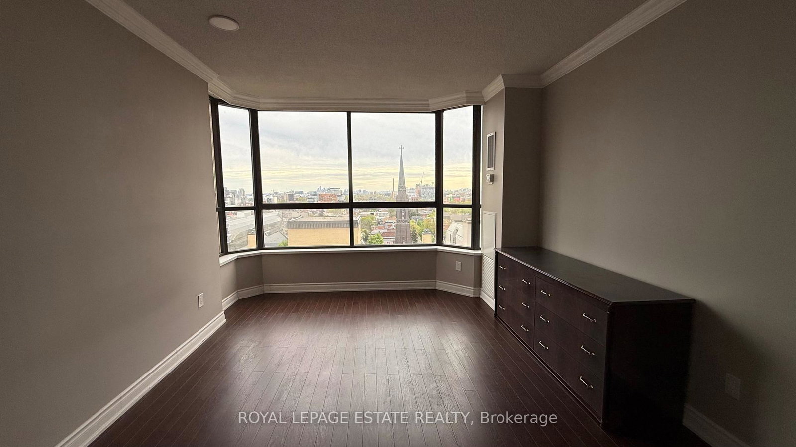 280-simcoe-street-toronto-ontario-c12693846