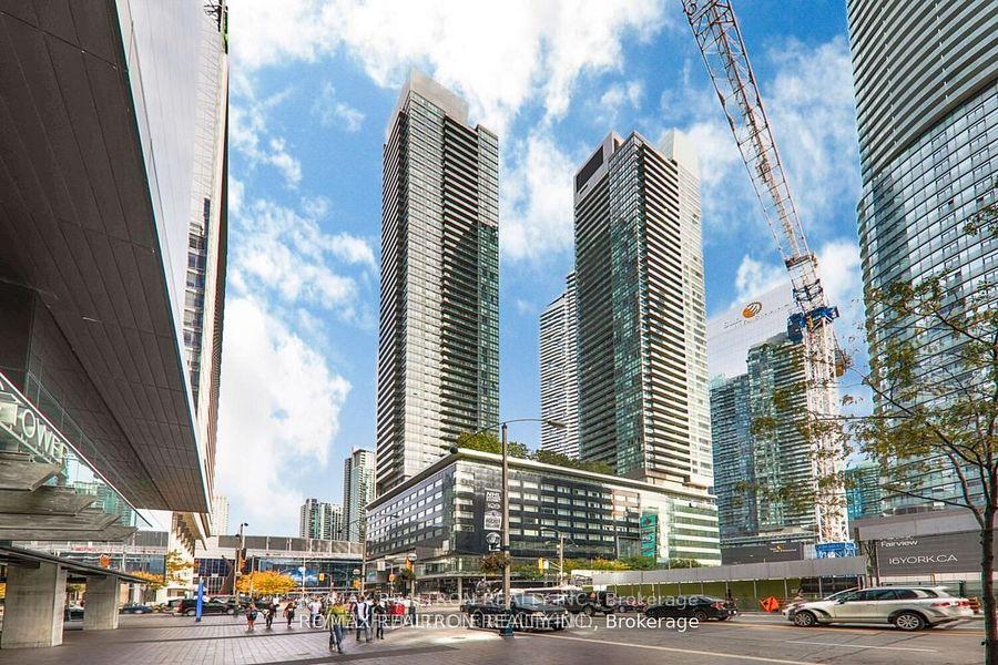 55-bremner-boulevard-toronto-ontario-c12693924