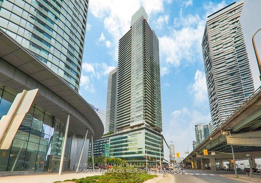 55-bremner-boulevard-toronto-ontario-c12693924