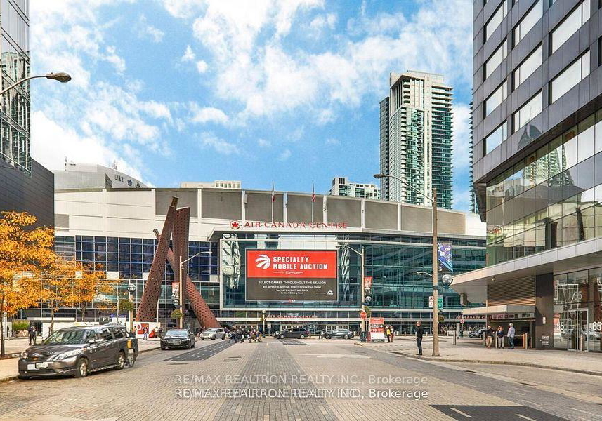 55-bremner-boulevard-toronto-ontario-c12693924