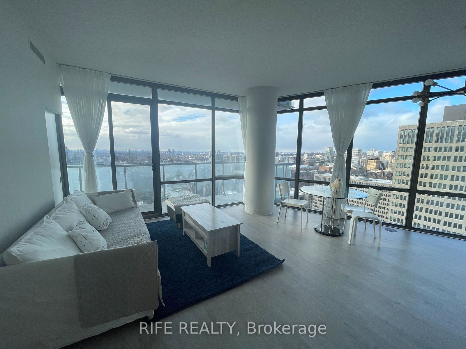 832-bay-street-toronto-ontario-c12694058