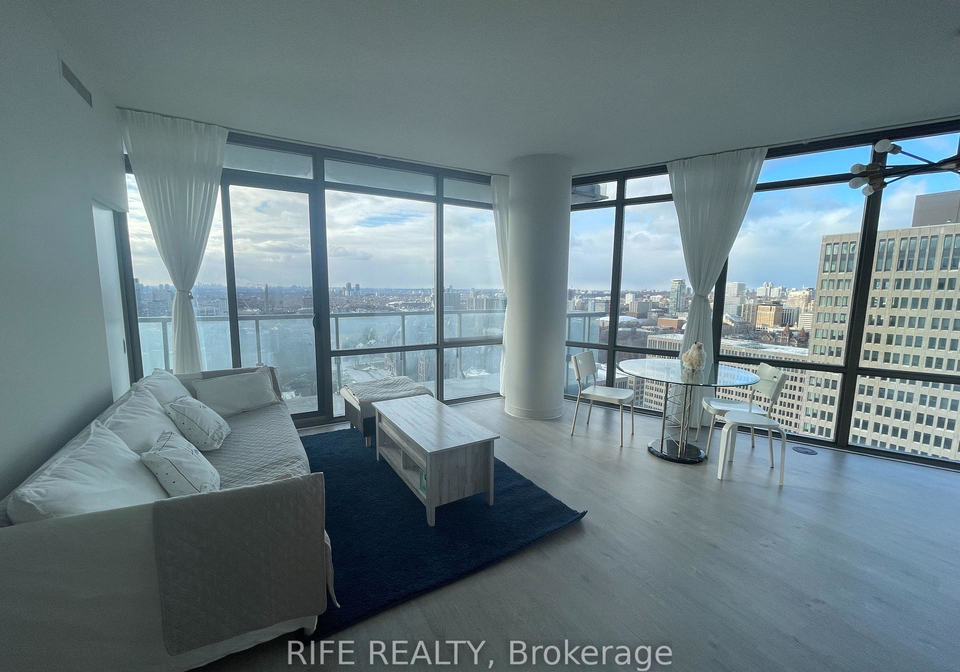 832-bay-street-toronto-ontario-c12694058