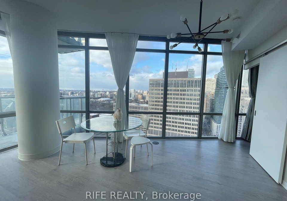 832-bay-street-toronto-ontario-c12694058