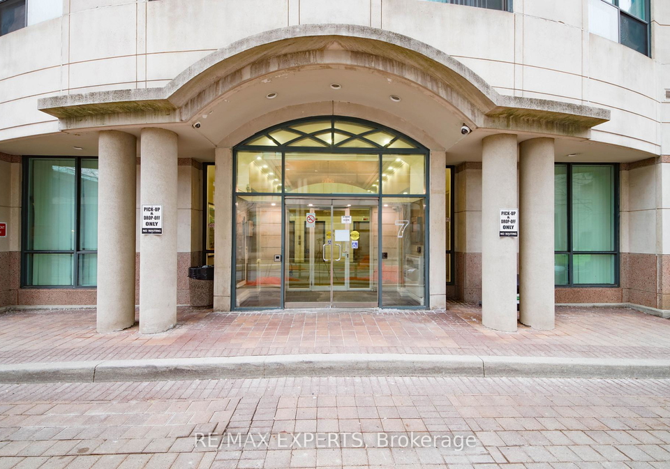 7-lorraine-drive-toronto-ontario-c12694350