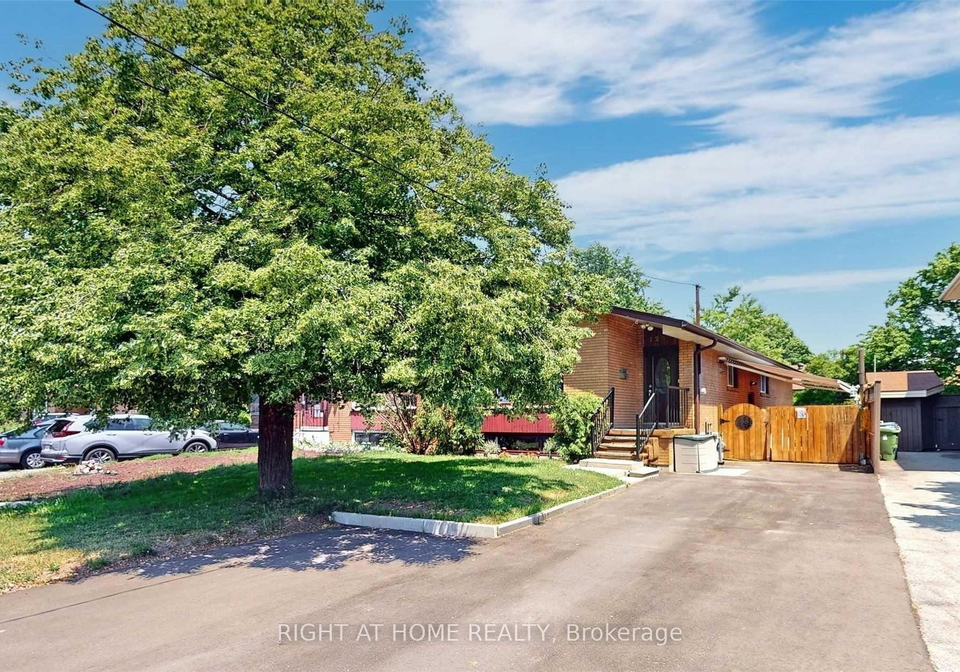 125-fortrose-crescent-north-york-ontario-c12694396