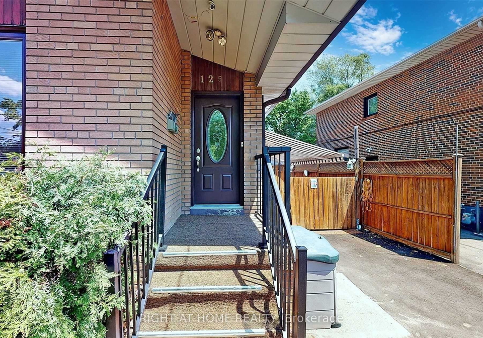 125-fortrose-crescent-north-york-ontario-c12694396