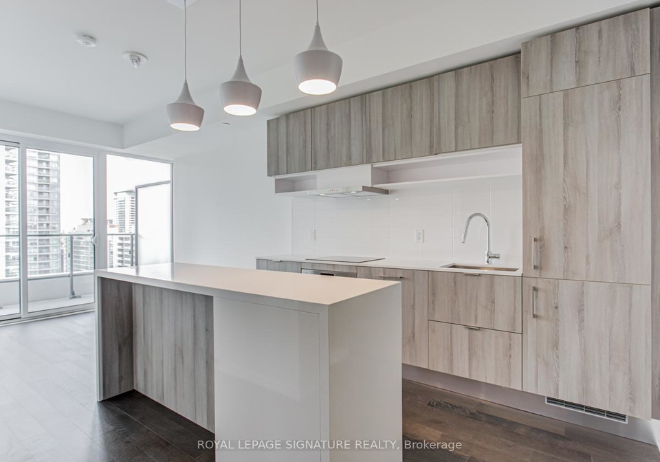 5-soudan-avenue-toronto-ontario-c12694420