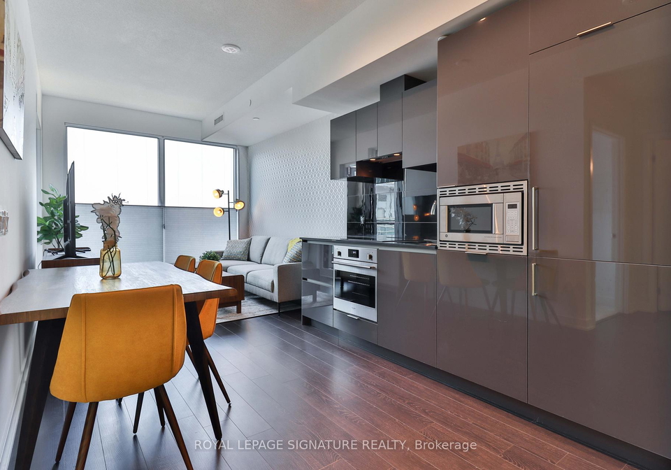 121-st-patrick-street-toronto-ontario-c12694536