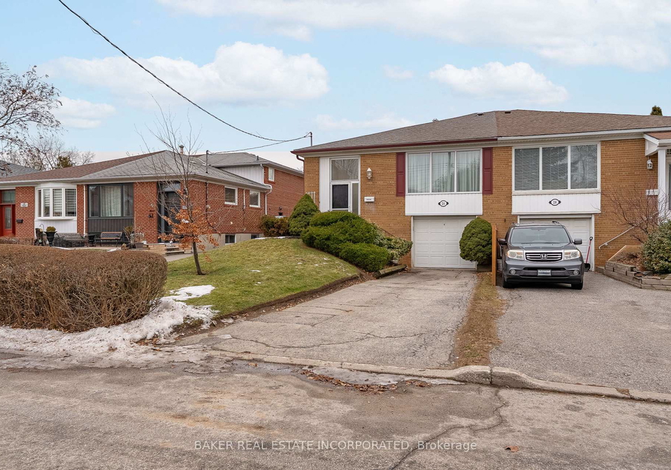 24-pinebrook-avenue-north-york-ontario-c12694710