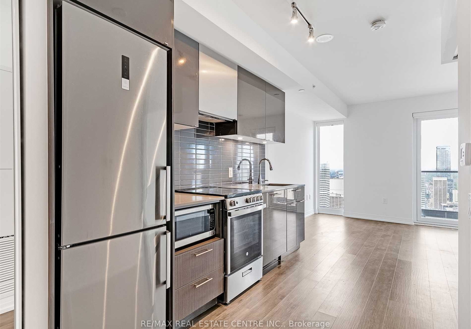251-jarvis-street-toronto-ontario-c12695562