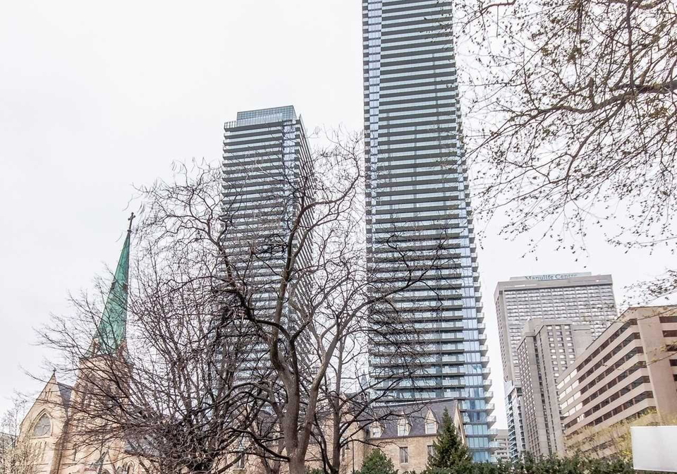 1080-bay-street-toronto-ontario-c12695576