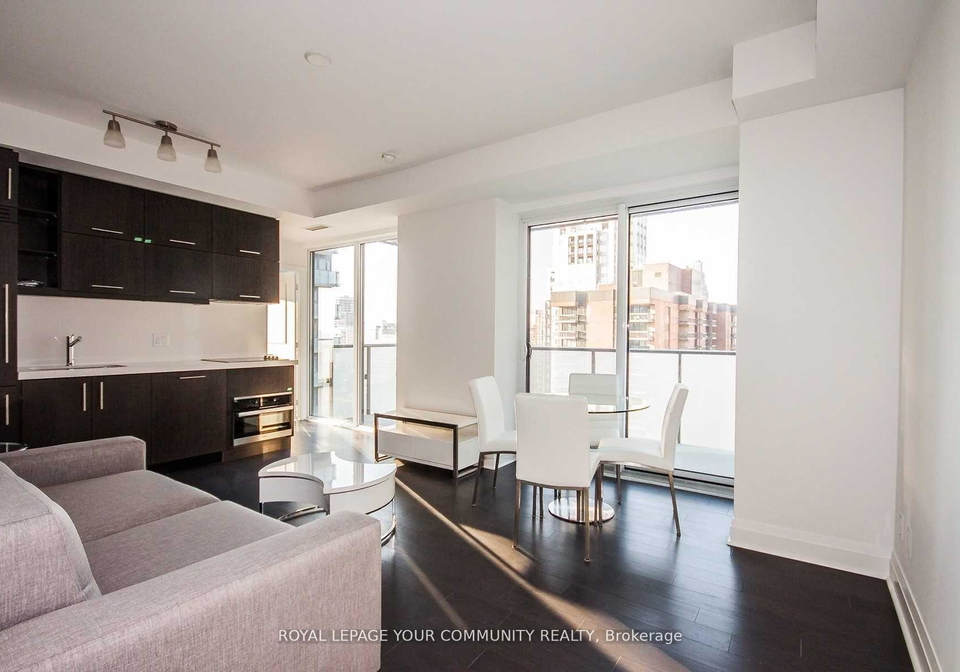 1080-bay-street-toronto-ontario-c12695576