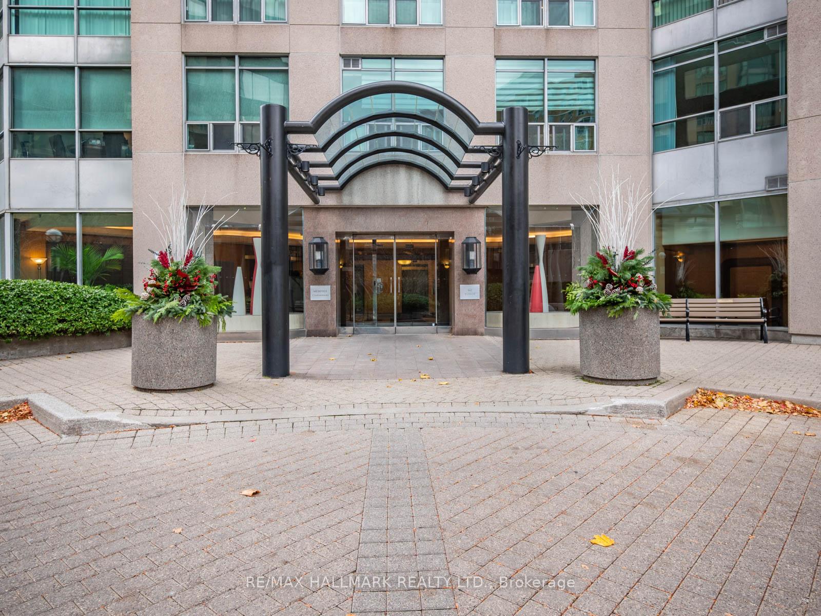 942-yonge-street-toronto-ontario-c12696152