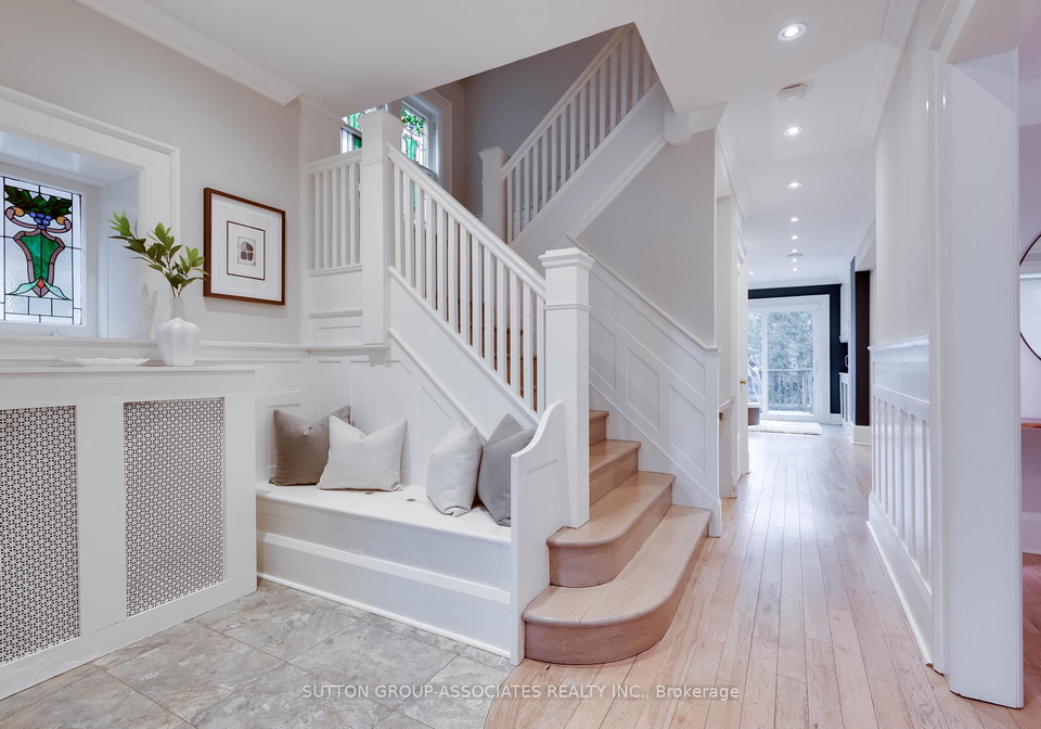 91-northcliffe-boulevard-toronto-ontario-c12696404