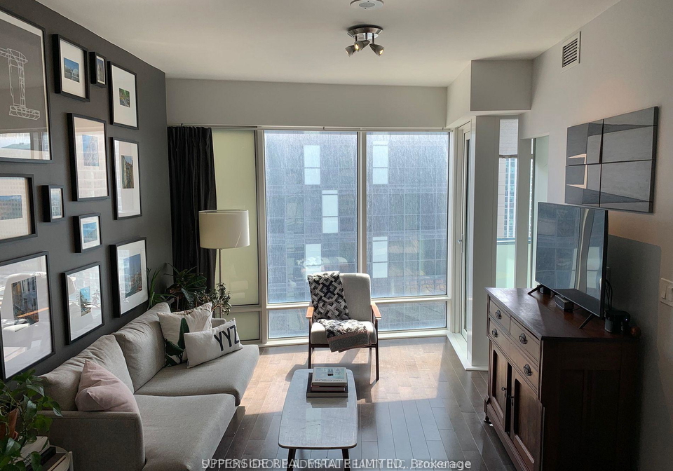 8-the-esplanade-avenue-toronto-ontario-c12697202