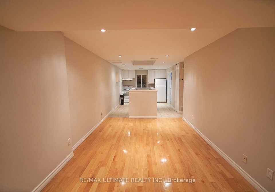35-longboat-avenue-toronto-ontario-c12697618