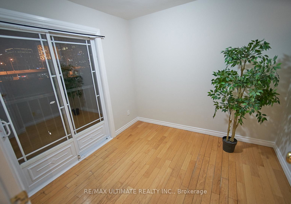 35-longboat-avenue-toronto-ontario-c12697618