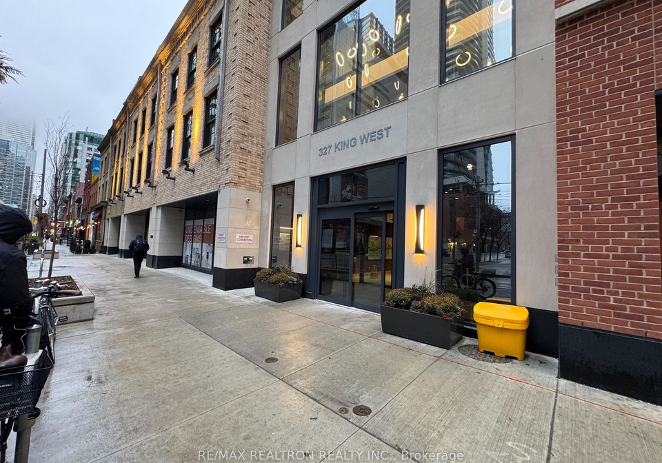 327-king-street-w-toronto-ontario-c12697842