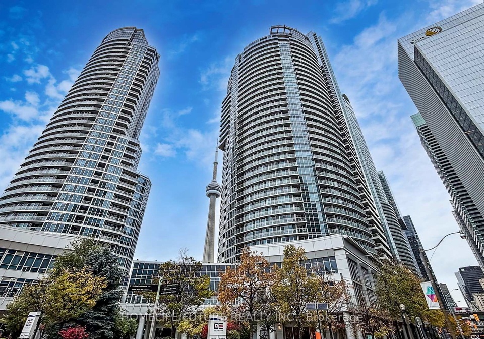 8-york-street-toronto-ontario-c12697896