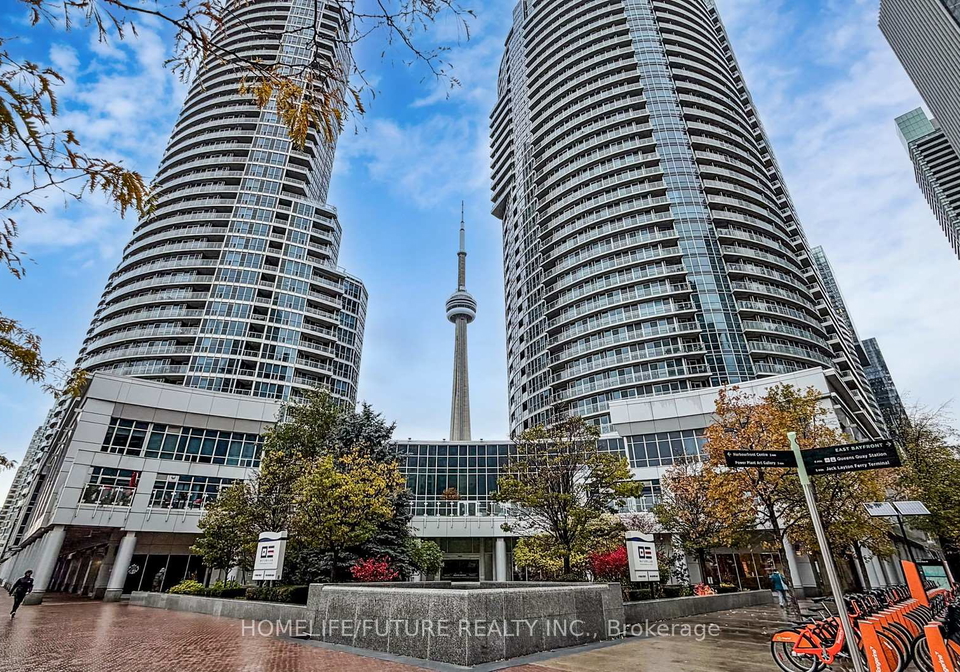 8-york-street-toronto-ontario-c12697896