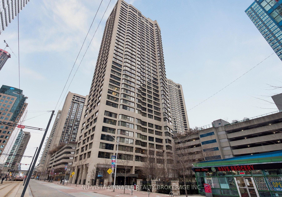 55-harbour-square-toronto-ontario-c12698010