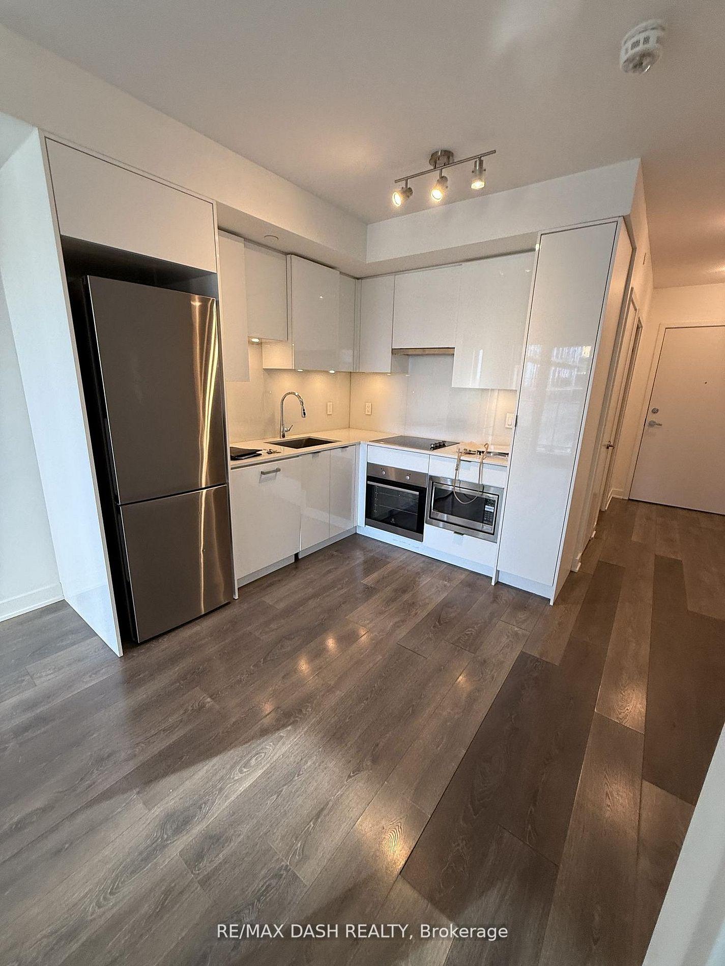 99-broadway-avenue-toronto-ontario-c12698090