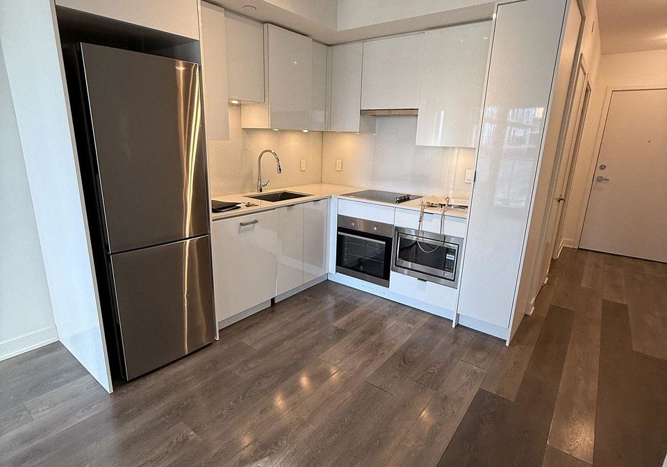 99-broadway-avenue-toronto-ontario-c12698090