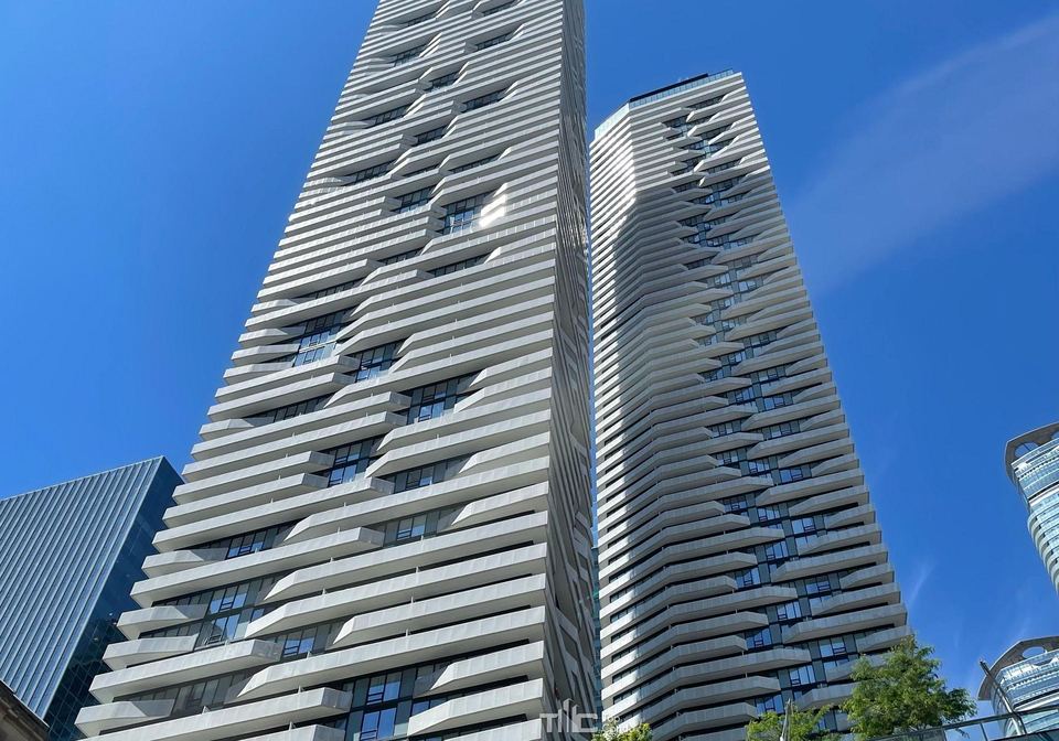 100-harbour-street-toronto-ontario-c12698110