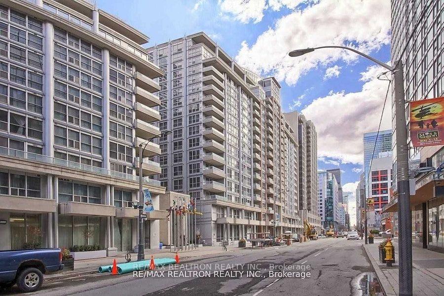 270-wellington-street-w-toronto-ontario-c12698136