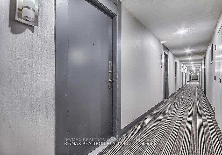 270-wellington-street-w-toronto-ontario-c12698136
