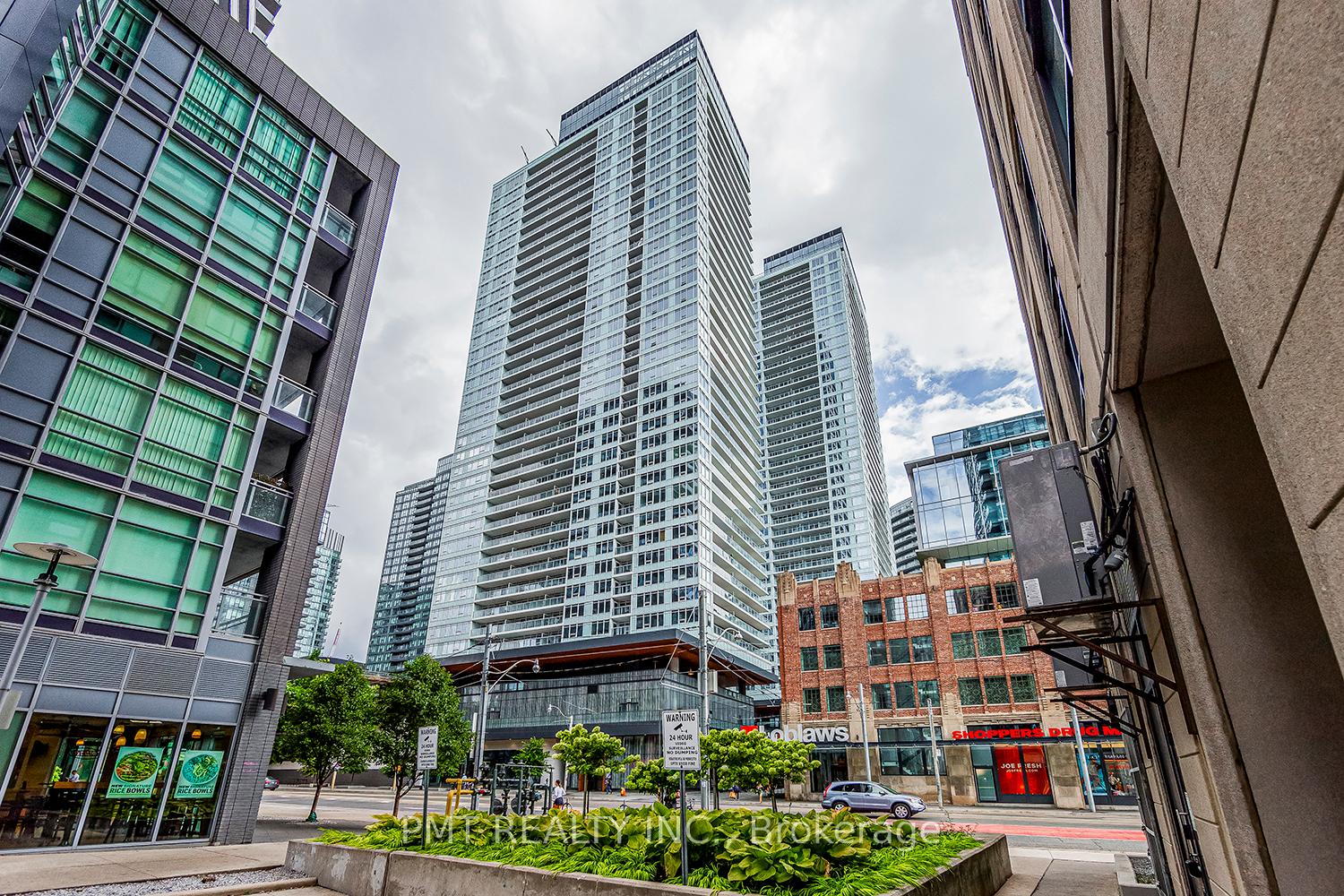 19-bathurst-street-toronto-ontario-c12700754