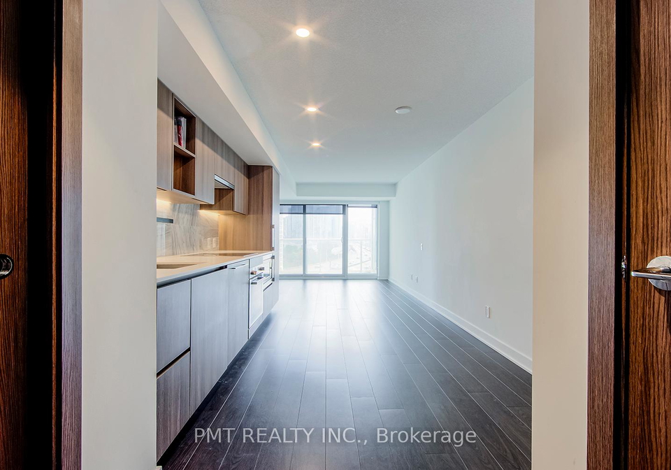 19-bathurst-street-toronto-ontario-c12700754