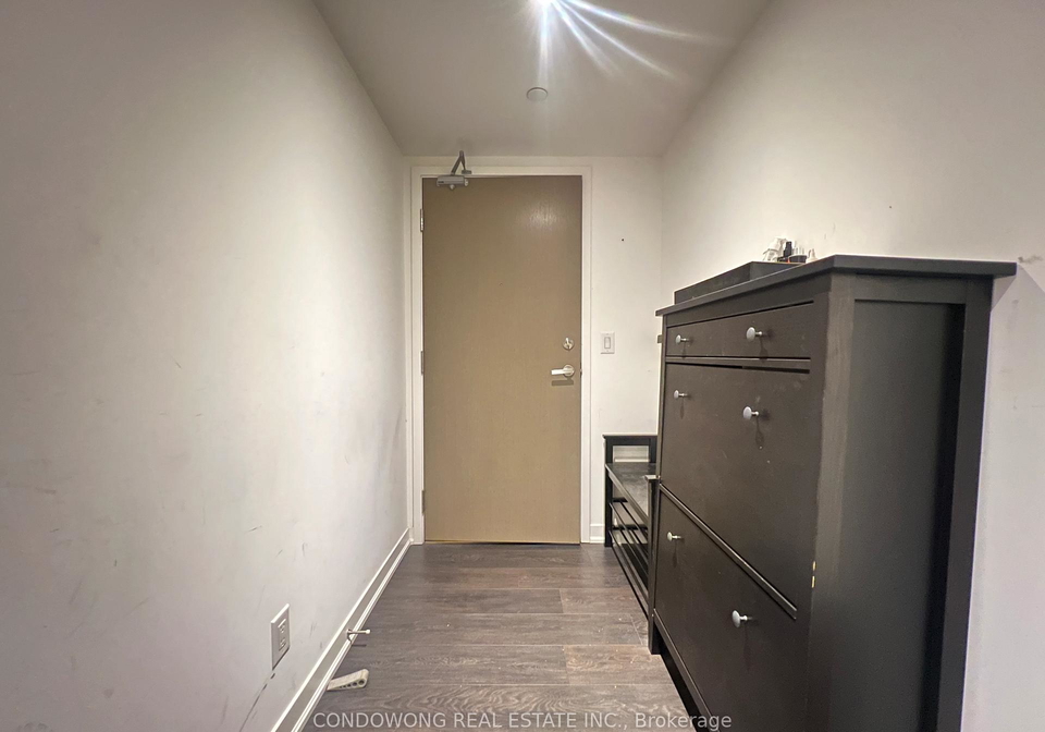 100-harbour-street-toronto-ontario-c12700856