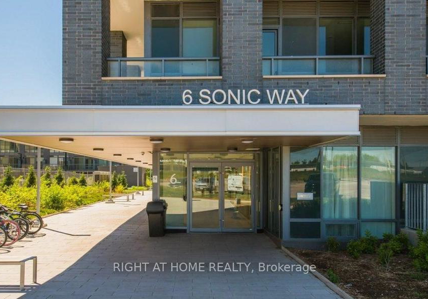 6-sonic-way-east-york-ontario-c12701072