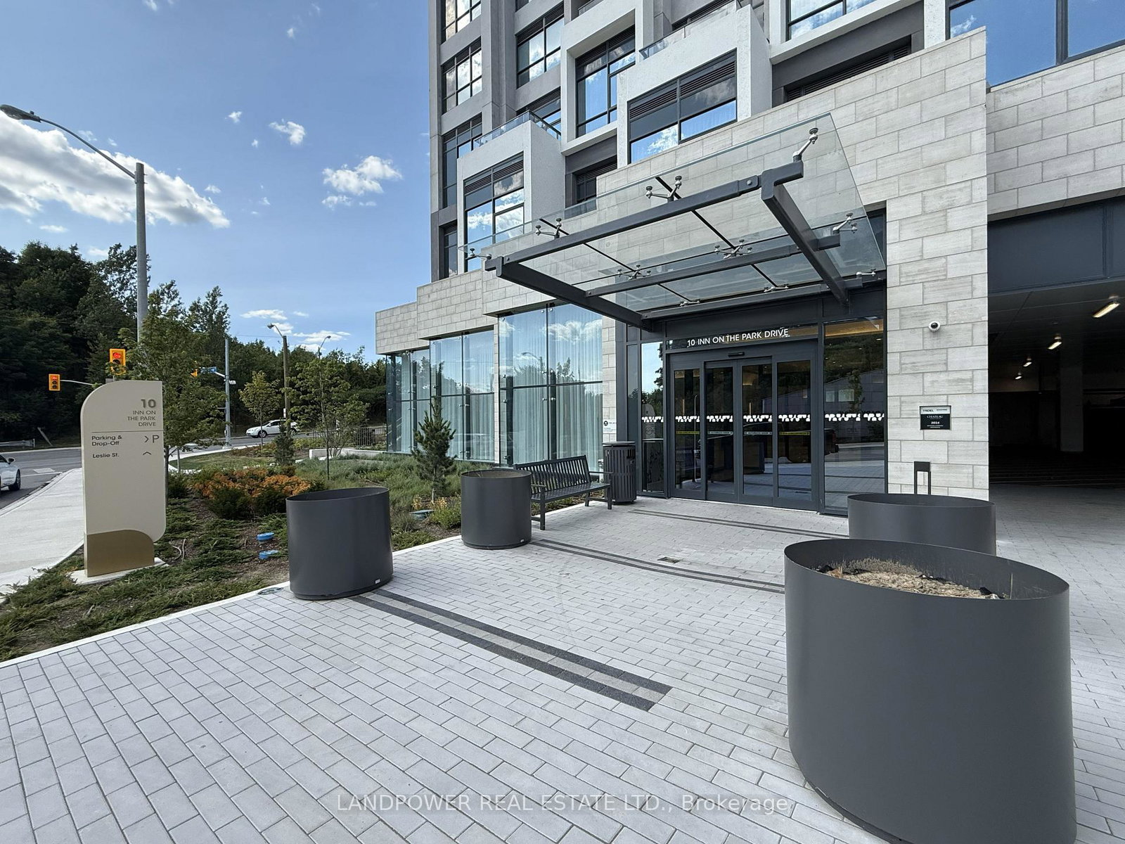 10-inn-on-the-park-drive-north-york-ontario-c12701302