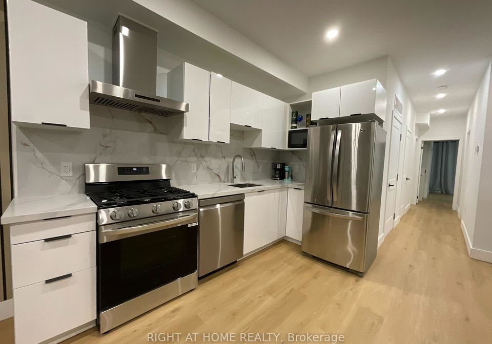 674-manning-avenue-toronto-ontario-c12701470