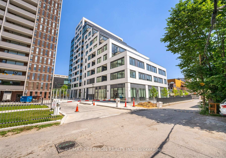 664-spadina-avenue-toronto-ontario-c12702150