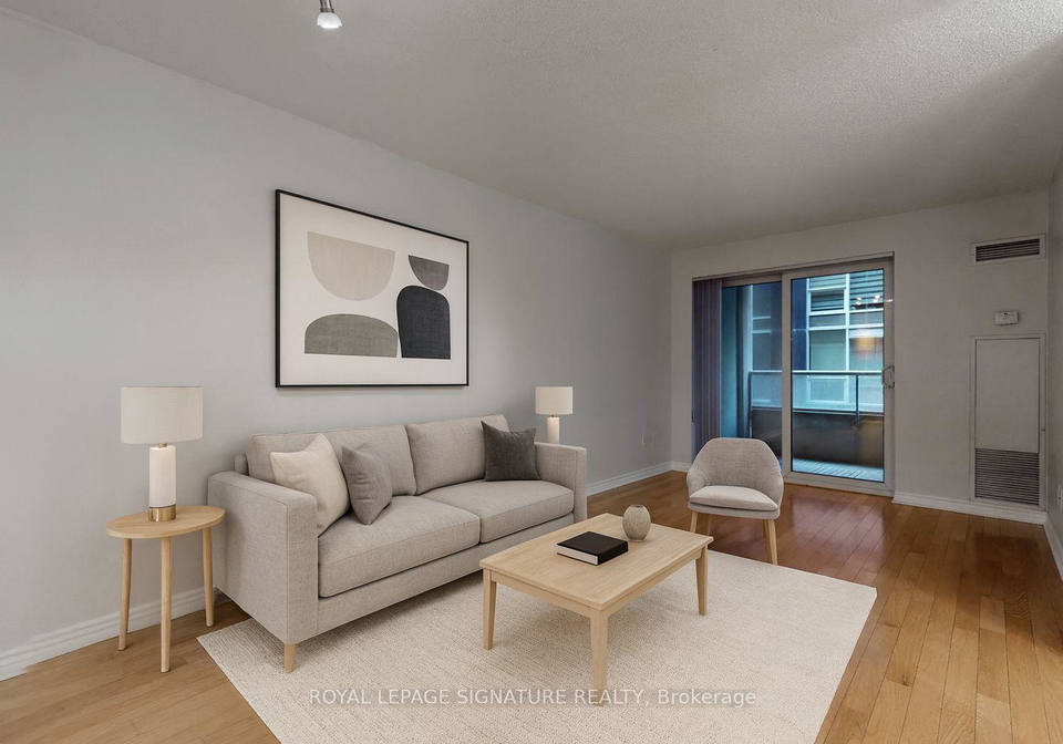 250-wellington-street-w-toronto-ontario-c12702346